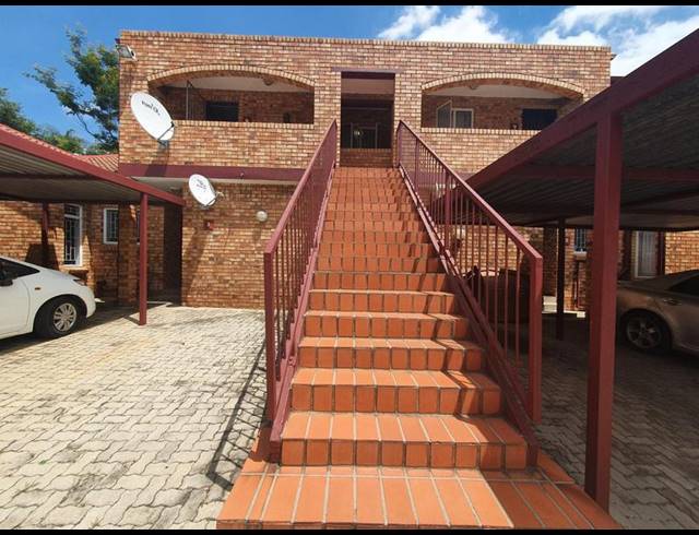 2 BEDROOM APARTMENT FOR SALE IN NEWLANDS